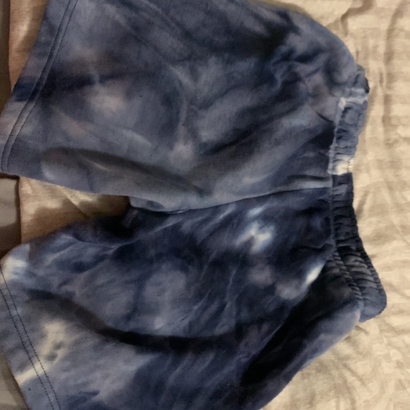 Shorts, size small - Picture 2 of 2